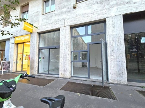 negozio in affitto a Milano in zona Guastalla