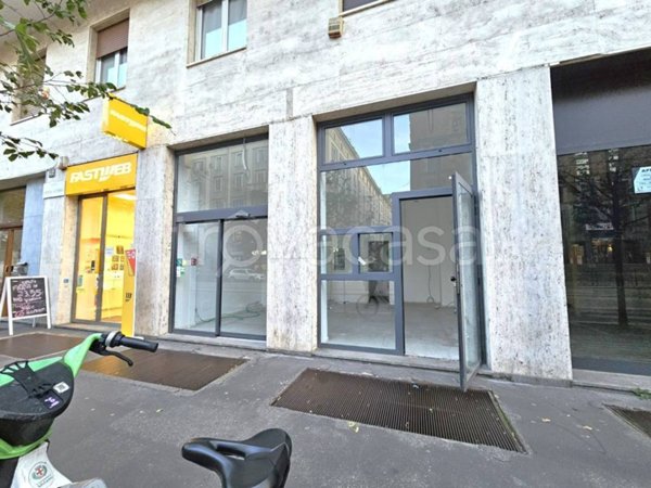 negozio in affitto a Milano in zona Guastalla