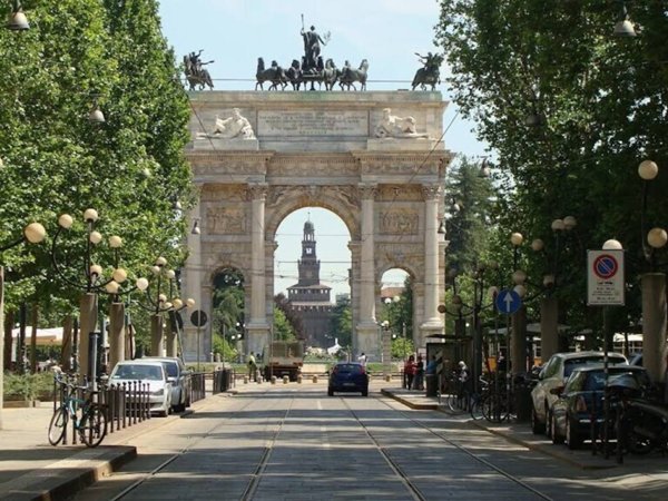 negozio in affitto a Milano in zona Sempione