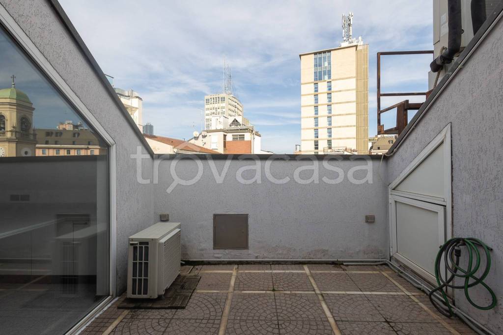 appartamento in affitto a Milano in zona Porta Nuova