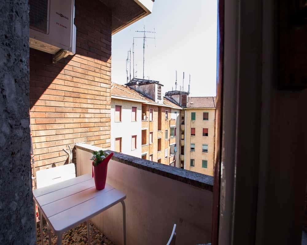 negozio in affitto a Milano in zona Lorenteggio