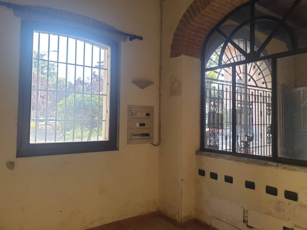 locale di sgombero in affitto a Milano in zona Isola