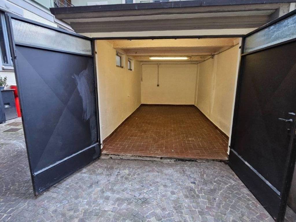 locale commerciale in affitto a Milano in zona Città Studi