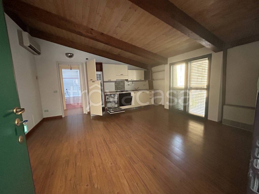 appartamento in affitto a Milano in zona Solari