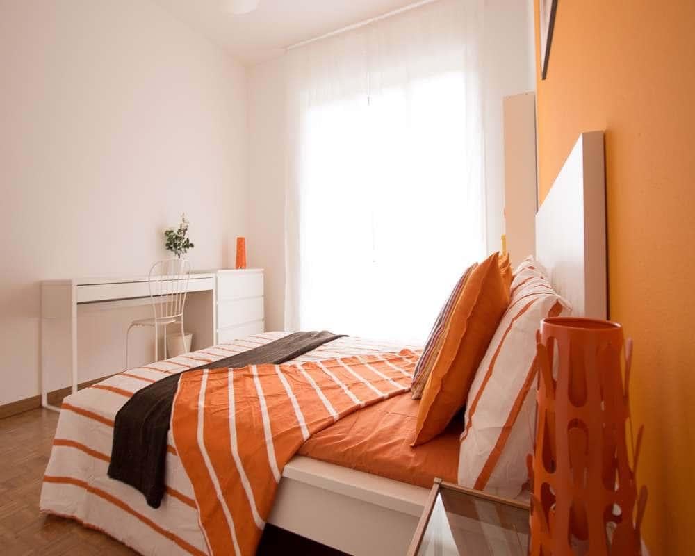 negozio in affitto a Milano in zona Lorenteggio