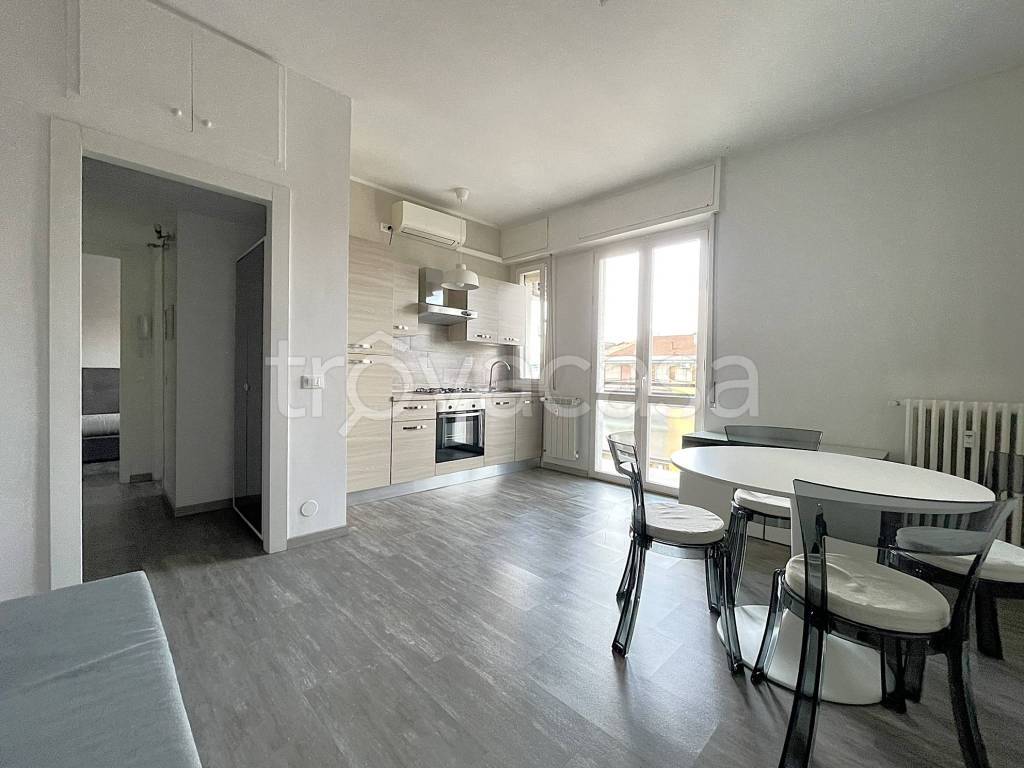 appartamento in affitto a Milano in zona Lorenteggio