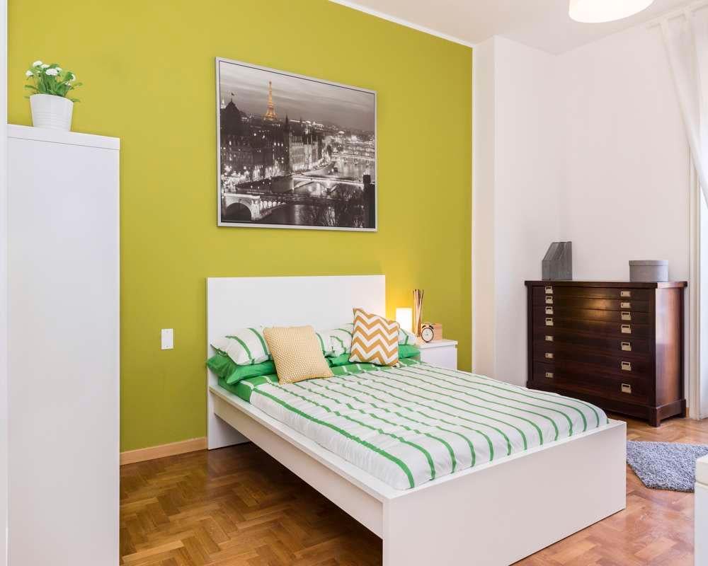 negozio in affitto a Milano in zona Lorenteggio