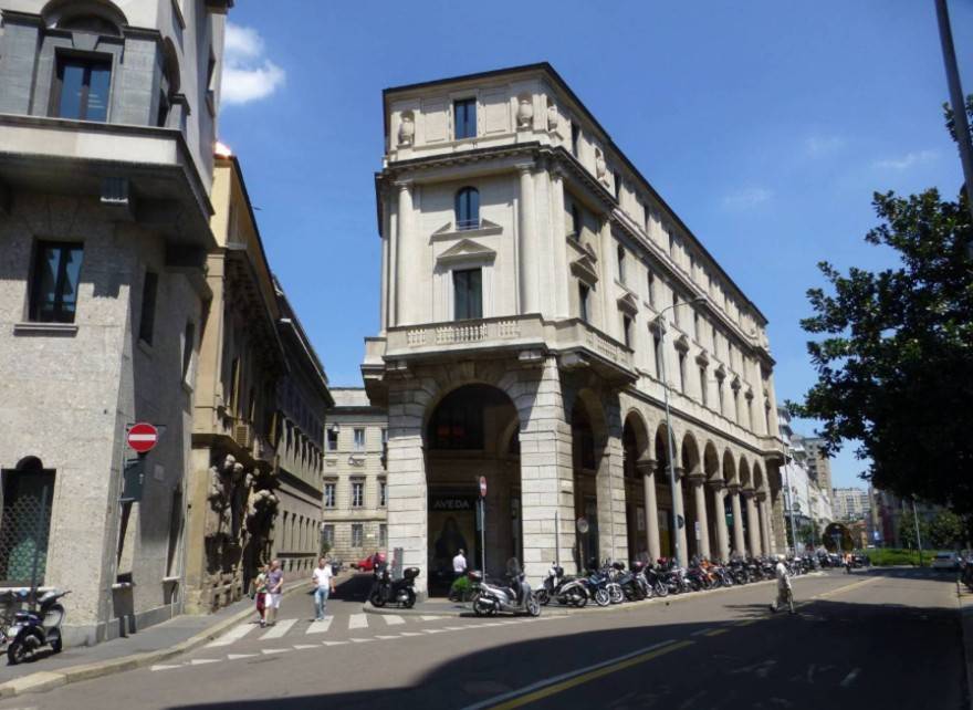 negozio in affitto a Milano