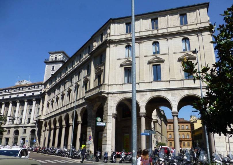 negozio in affitto a Milano