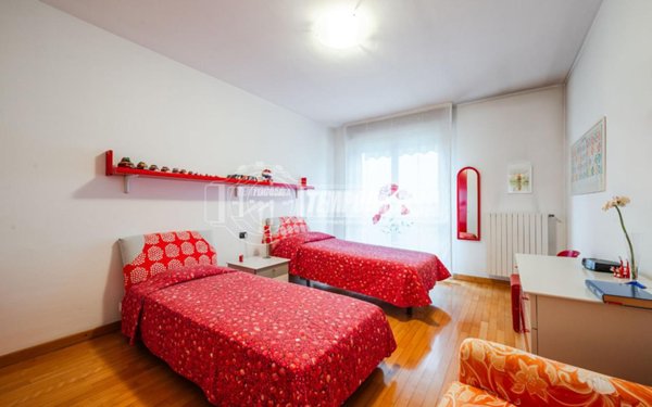 negozio in affitto a Milano in zona Lambrate