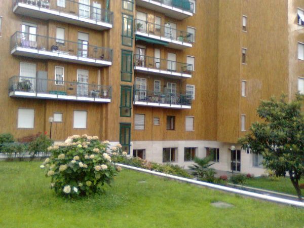 appartamento in affitto a Milano in zona Lorenteggio