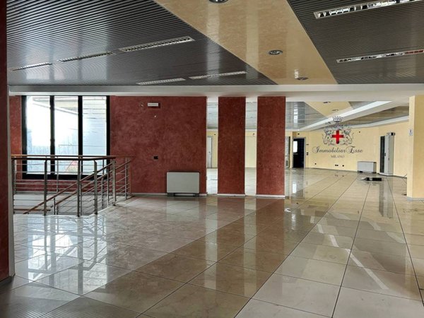 negozio in affitto a Milano in zona Lambrate