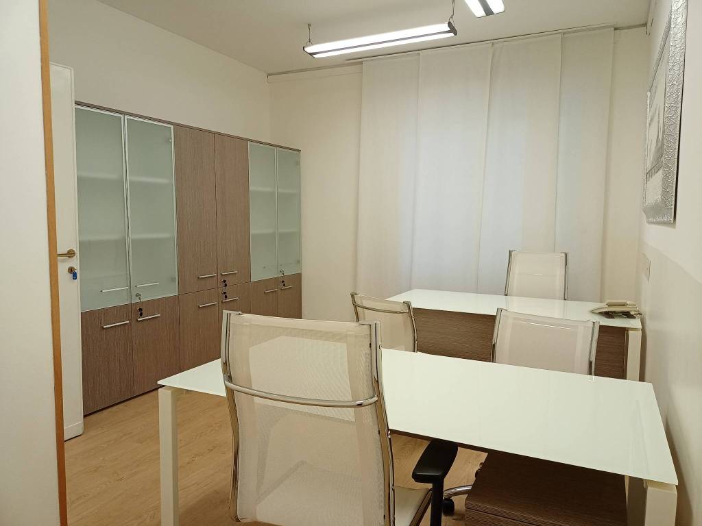 ufficio in affitto a Milano in zona Centro Direzionale