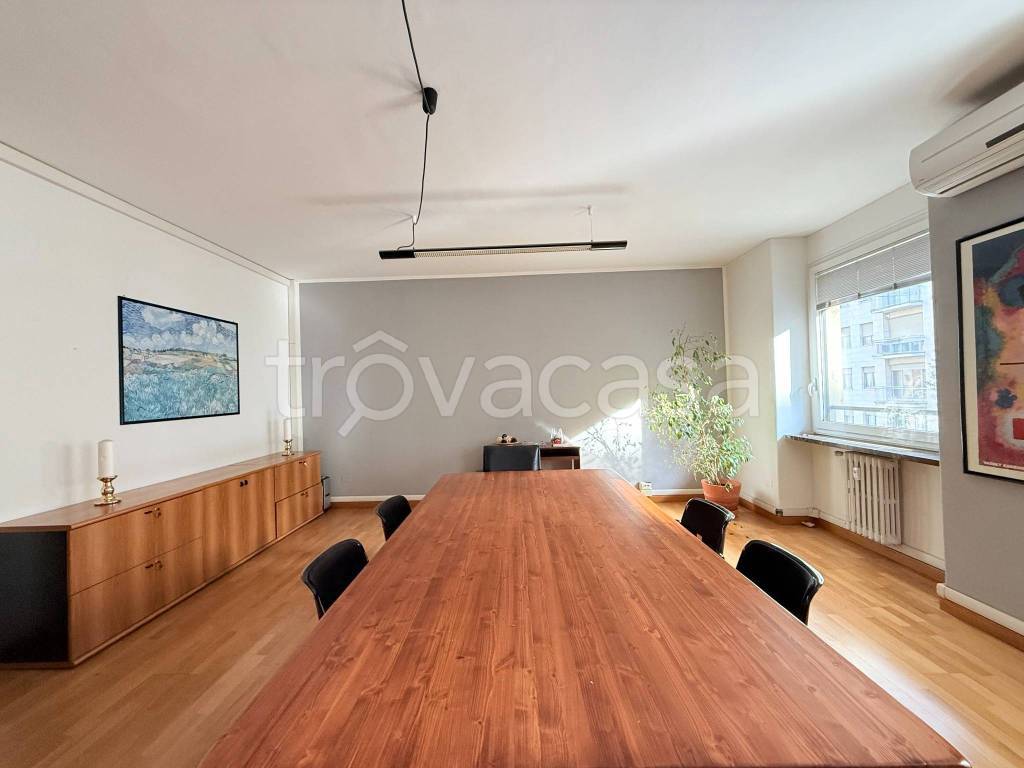 ufficio in affitto a Milano in zona Loreto