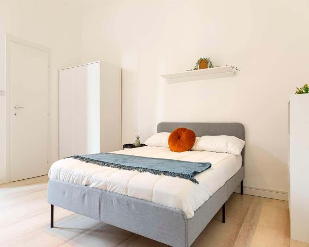 negozio in affitto a Milano in zona Lorenteggio