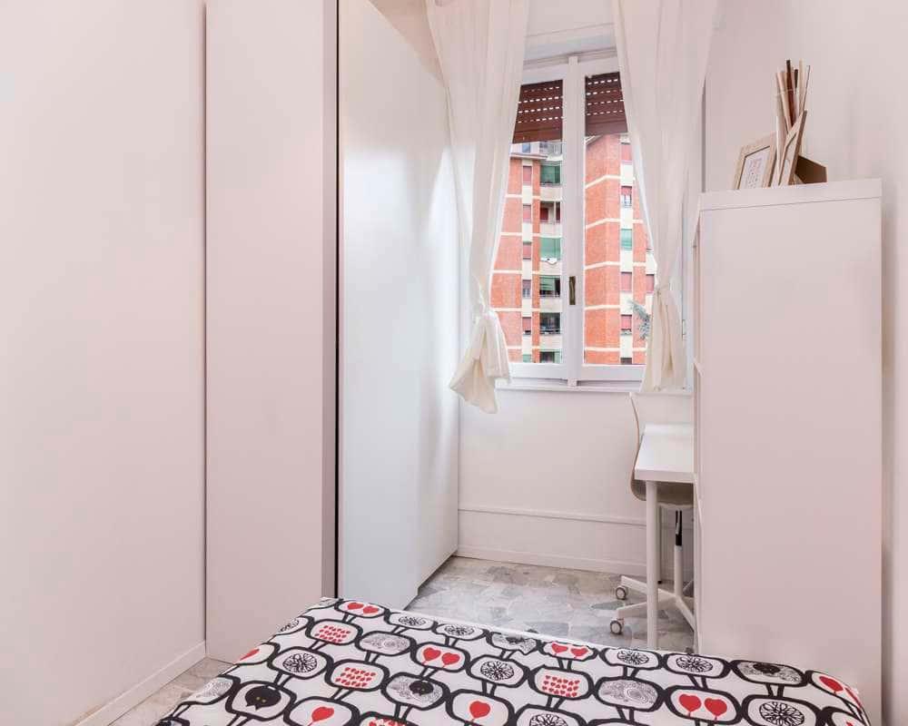 negozio in affitto a Milano in zona Lorenteggio