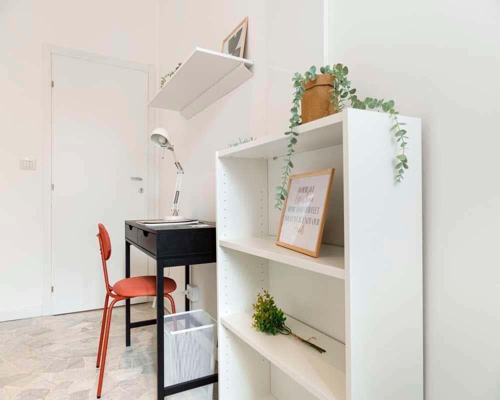 negozio in affitto a Milano in zona Lorenteggio