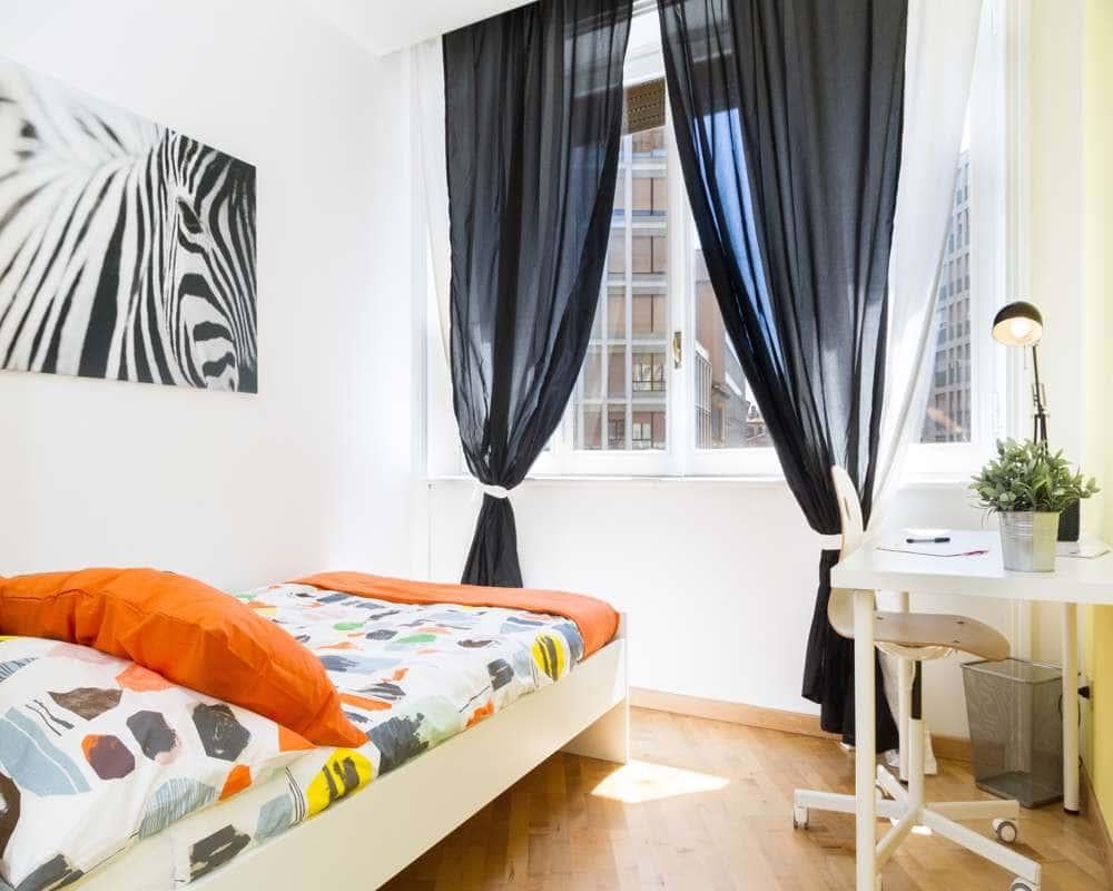 negozio in affitto a Milano in zona Sant'Ambrogio