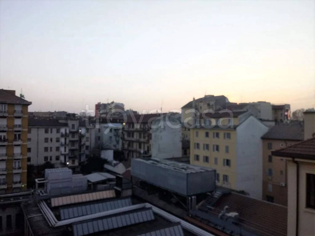 appartamento in affitto a Milano in zona Cinque Giornate