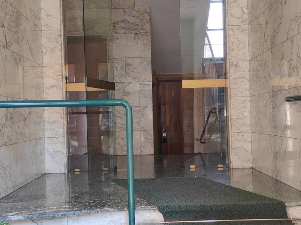 appartamento in affitto a Milano in zona Lorenteggio