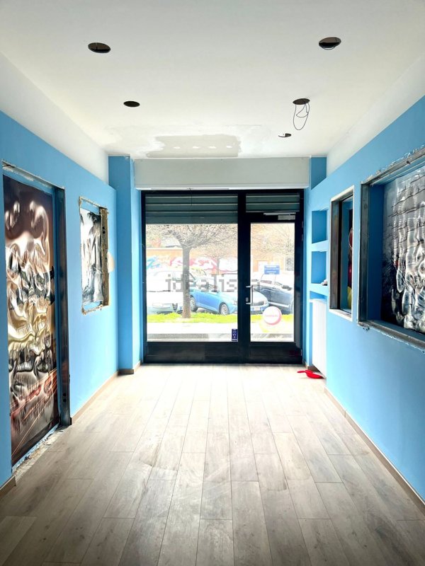locale commerciale in affitto a Milano