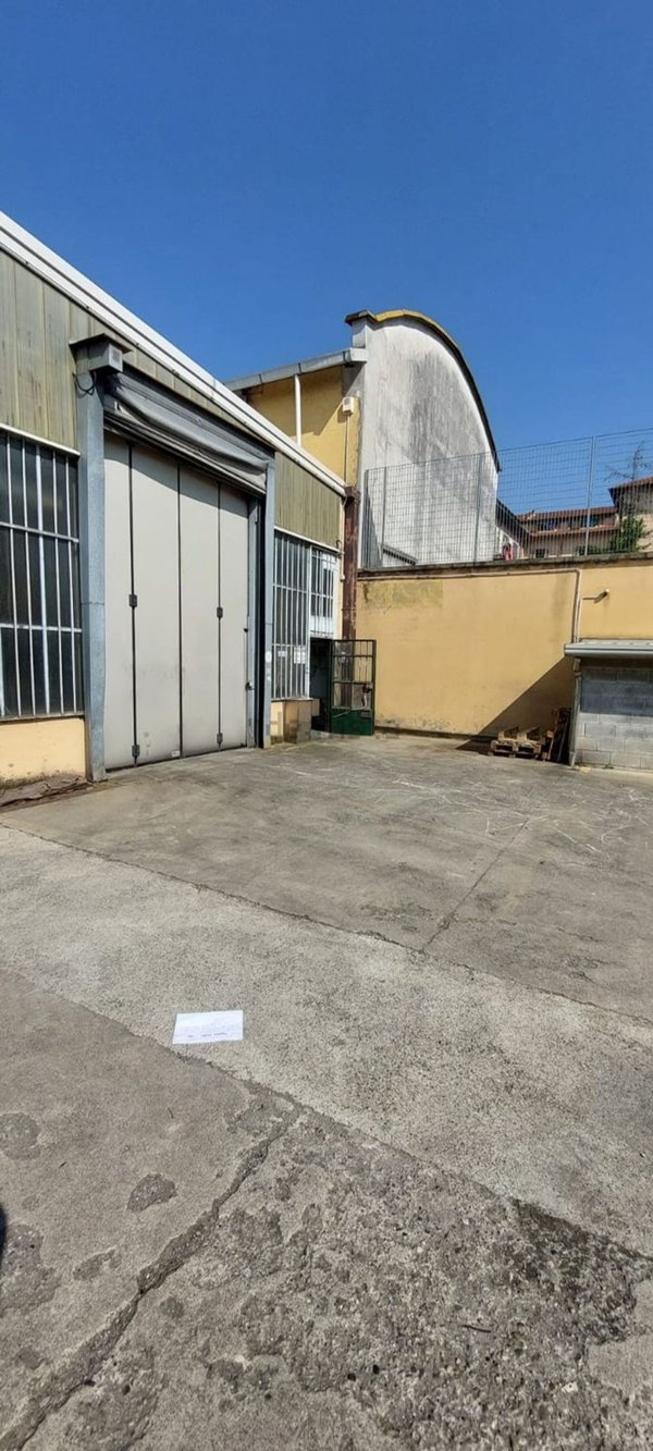 locale di sgombero in affitto a Milano