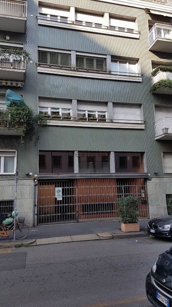 locale di sgombero in affitto a Milano in zona Stazione Centrale