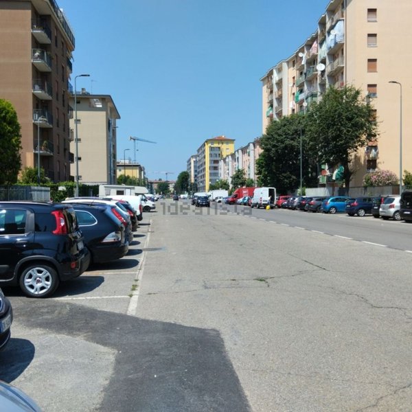 ufficio in affitto a Milano in zona Quarto Oggiaro