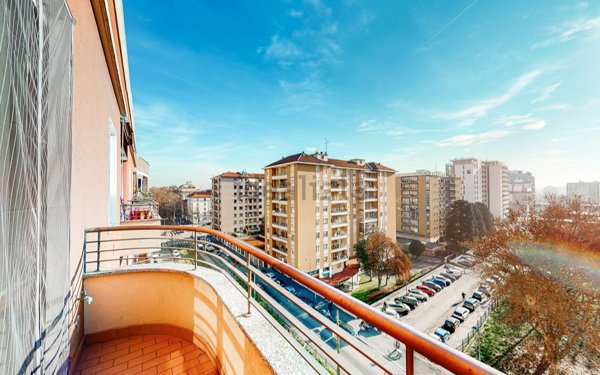 casa indipendente in affitto a Milano in zona Lorenteggio