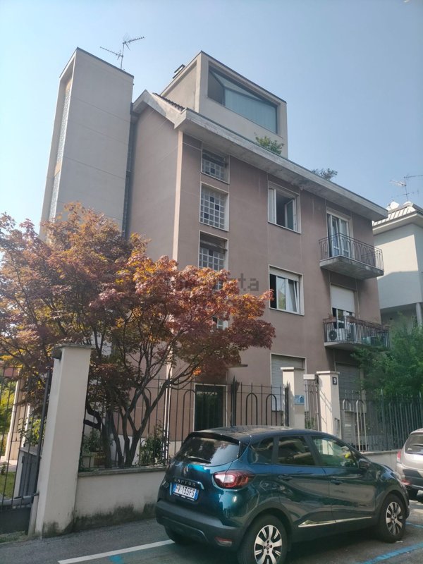 ufficio in affitto a Milano in zona Precotto