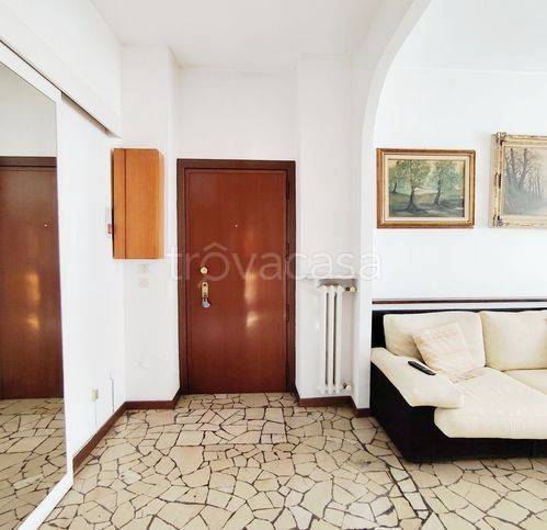 appartamento in affitto a Milano in zona Feltre