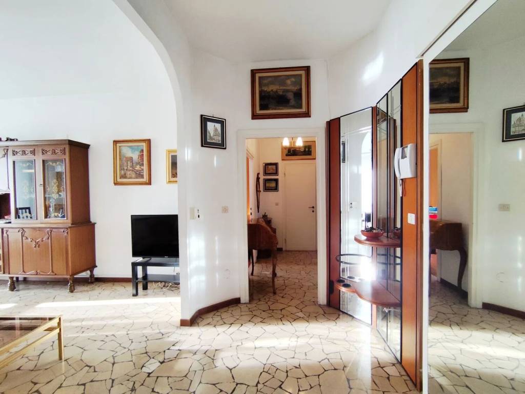 appartamento in affitto a Milano in zona Feltre