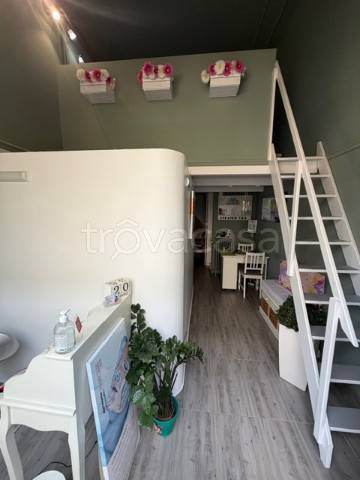 negozio in affitto a Milano