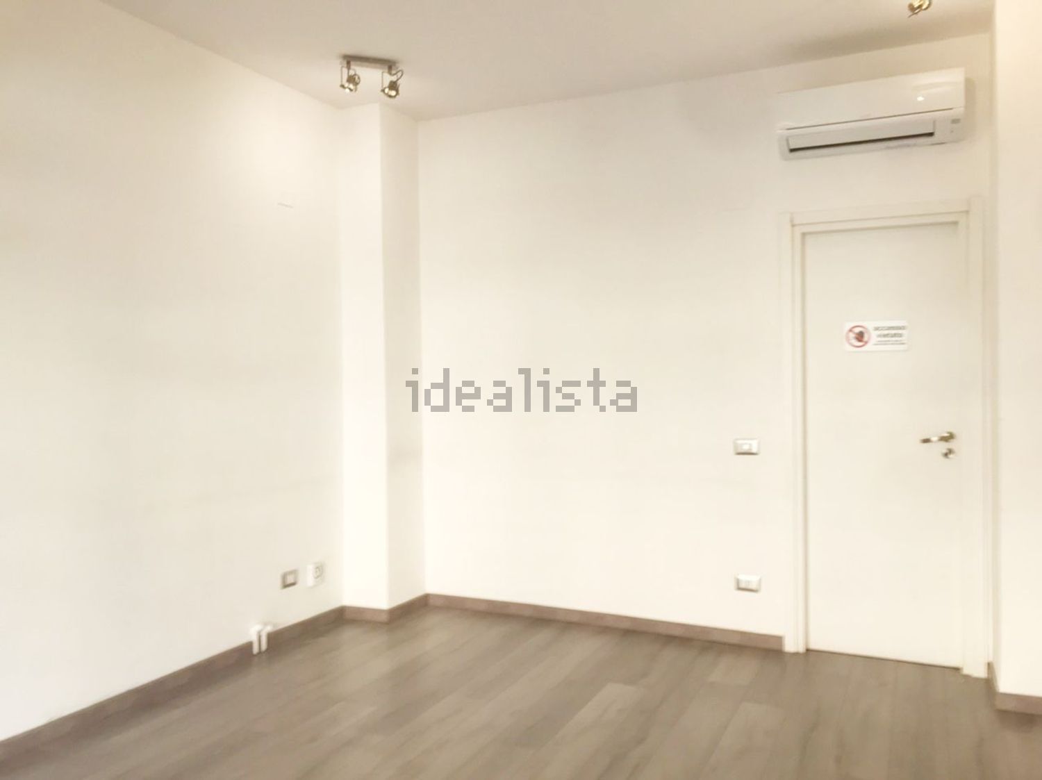 negozio in affitto a Milano