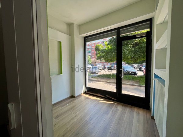 locale commerciale in affitto a Milano