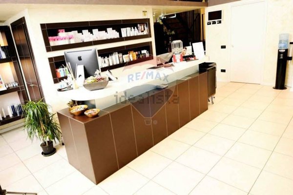 negozio in affitto a Milano