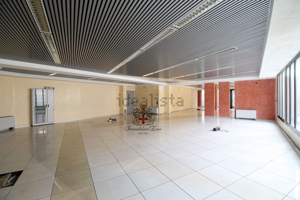 locale commerciale in affitto a Milano in zona Lambrate