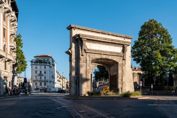 locale commerciale in affitto a Milano in zona Cinque Giornate
