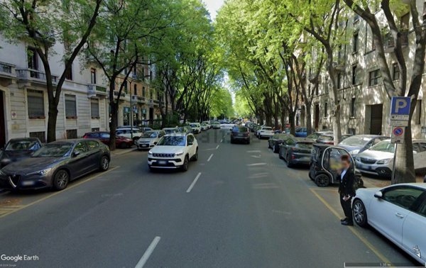 negozio in affitto a Milano in zona XXII Marzo