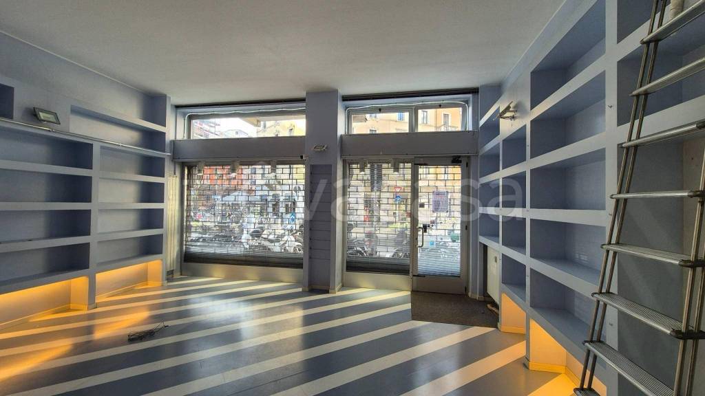 negozio in affitto a Milano