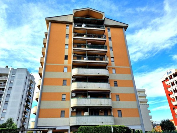 appartamento in affitto a Milano in zona Barona