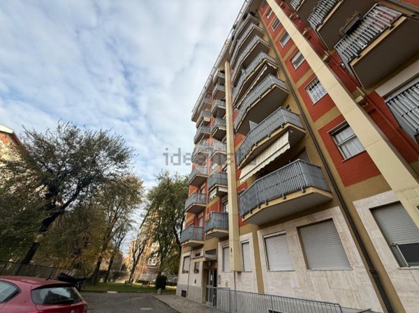 appartamento in affitto a Milano in zona Lorenteggio