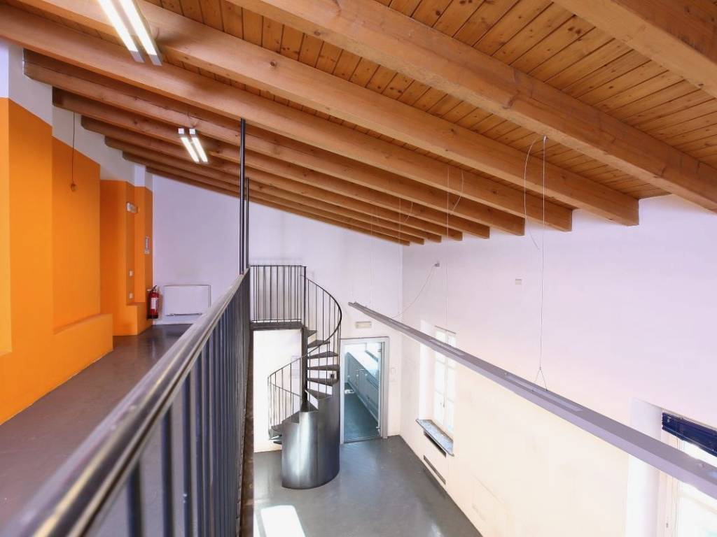ufficio in affitto a Milano in zona Famagosta