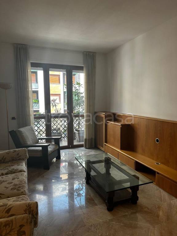 appartamento in affitto a Milano in zona XXII Marzo