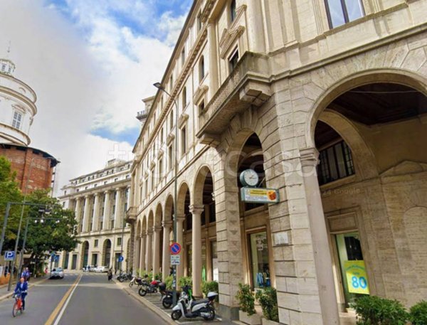 negozio in affitto a Milano