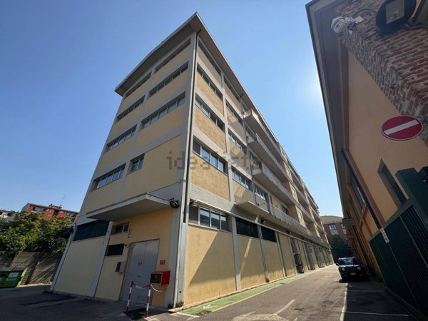 ufficio in affitto a Milano in zona Vigentino