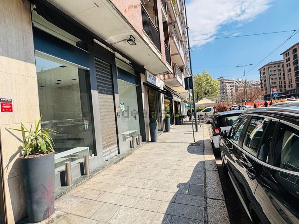 negozio in affitto a Milano