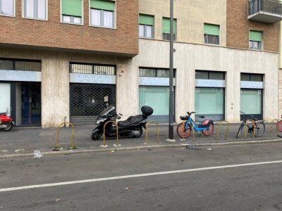 negozio in affitto a Milano in zona Lorenteggio