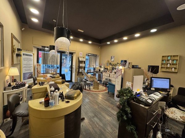 locale commerciale in affitto a Milano