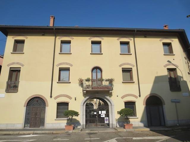 locale commerciale in affitto a Milano in zona Isola